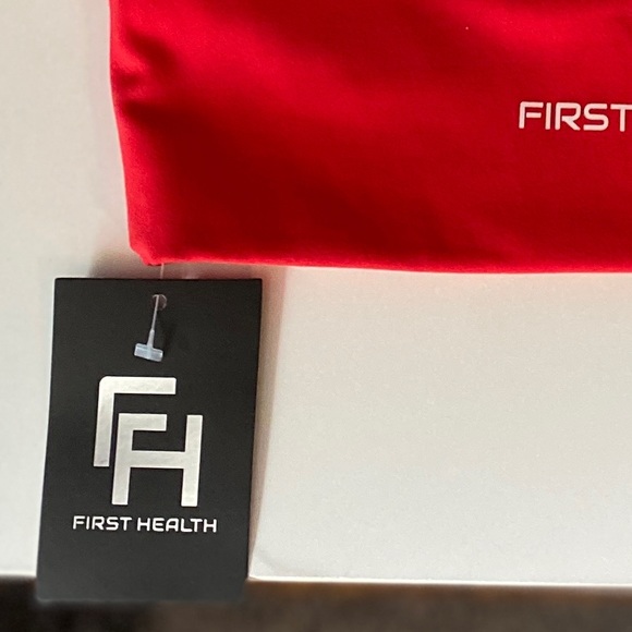 FIRST HEALTH - Performance Crop Top - Picture 5 of 5